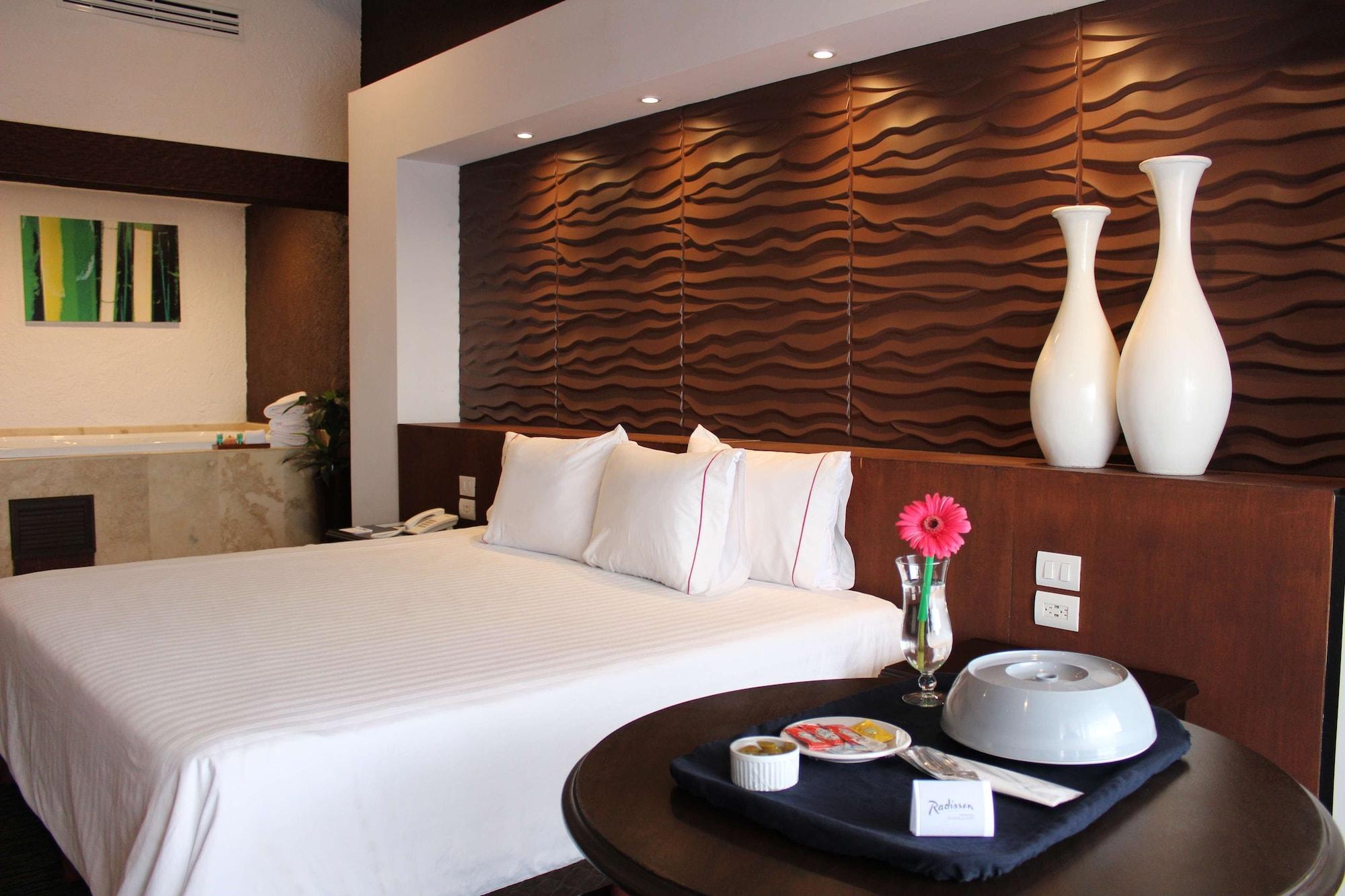 Radisson Hotel Tapatio Guadalajara Aeropuerto Tlaquepaque Ngoại thất bức ảnh